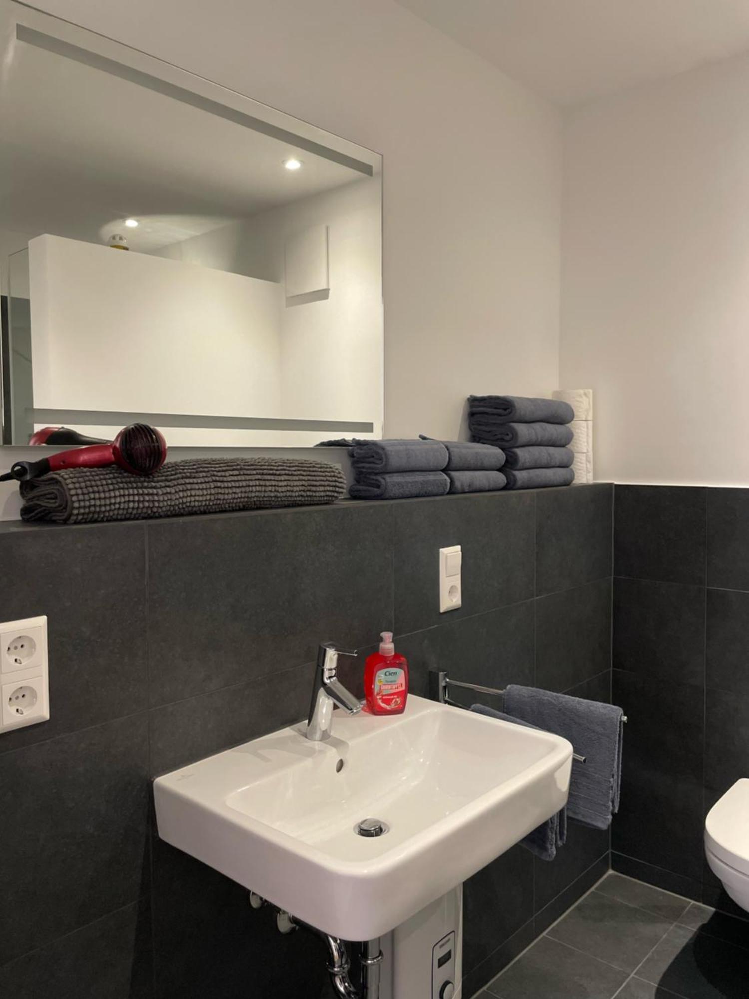 Apartment "London" In Erftstadt - 3 Zimmer & 63Qm - Nahe Koeln, Messe, Phantasialand & Bonn - Familienurlaub Oder Business Trip Bagian luar foto